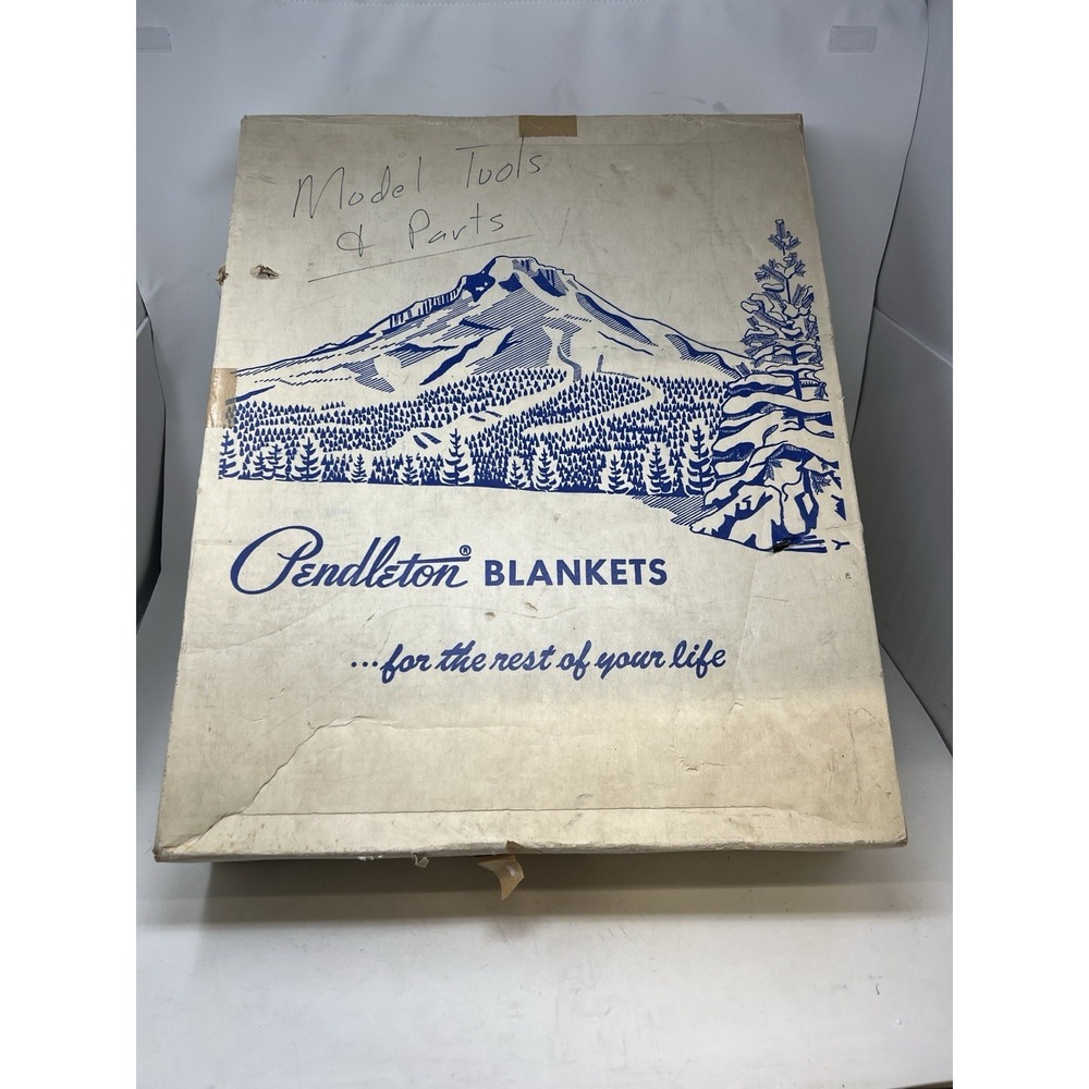 Vintage Rare Very Early Pendleton Blanket Storageโ Box Collectible